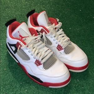 Jordan 4 fire red